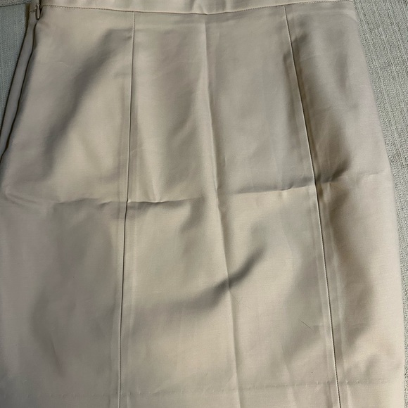 Aritzia Babaton Trace Skirt - Picture 2 of 4